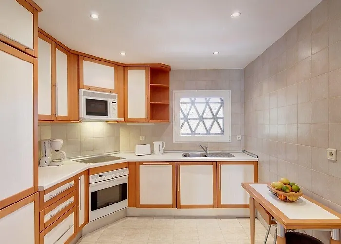 Elviria Hills Living