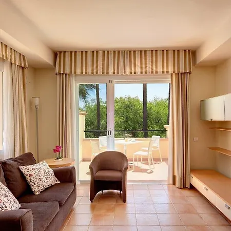 Aparthotel Elviria Hills Living