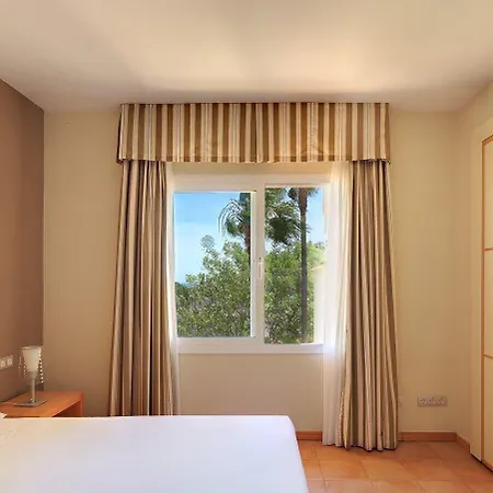 Elviria Hills Living Aparthotel 3*