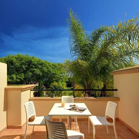 Apartahotel Elviria Hills Living 3*