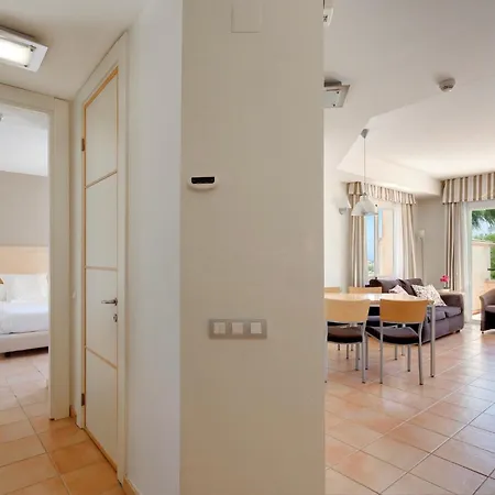 Apartahotel Elviria Hills Living 3*