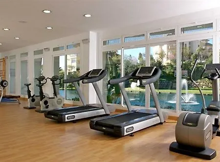 Elviria Hills Living 公寓式酒店