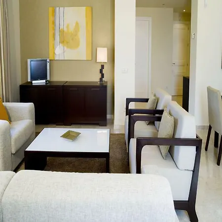 Apartahotel Elviria Hills Living