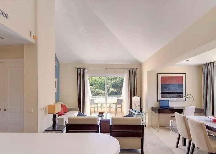 Elviria Hills Living מלון דירות 3*
