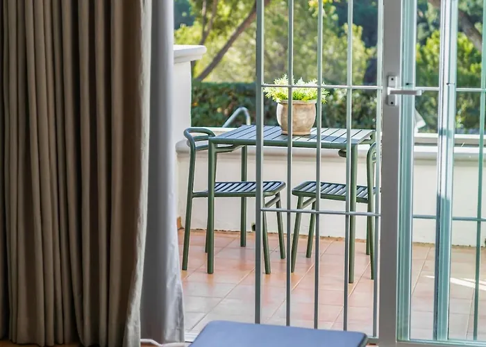 Elviria Hills Living