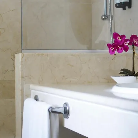 Elviria Hills Living Aparthotel 3*